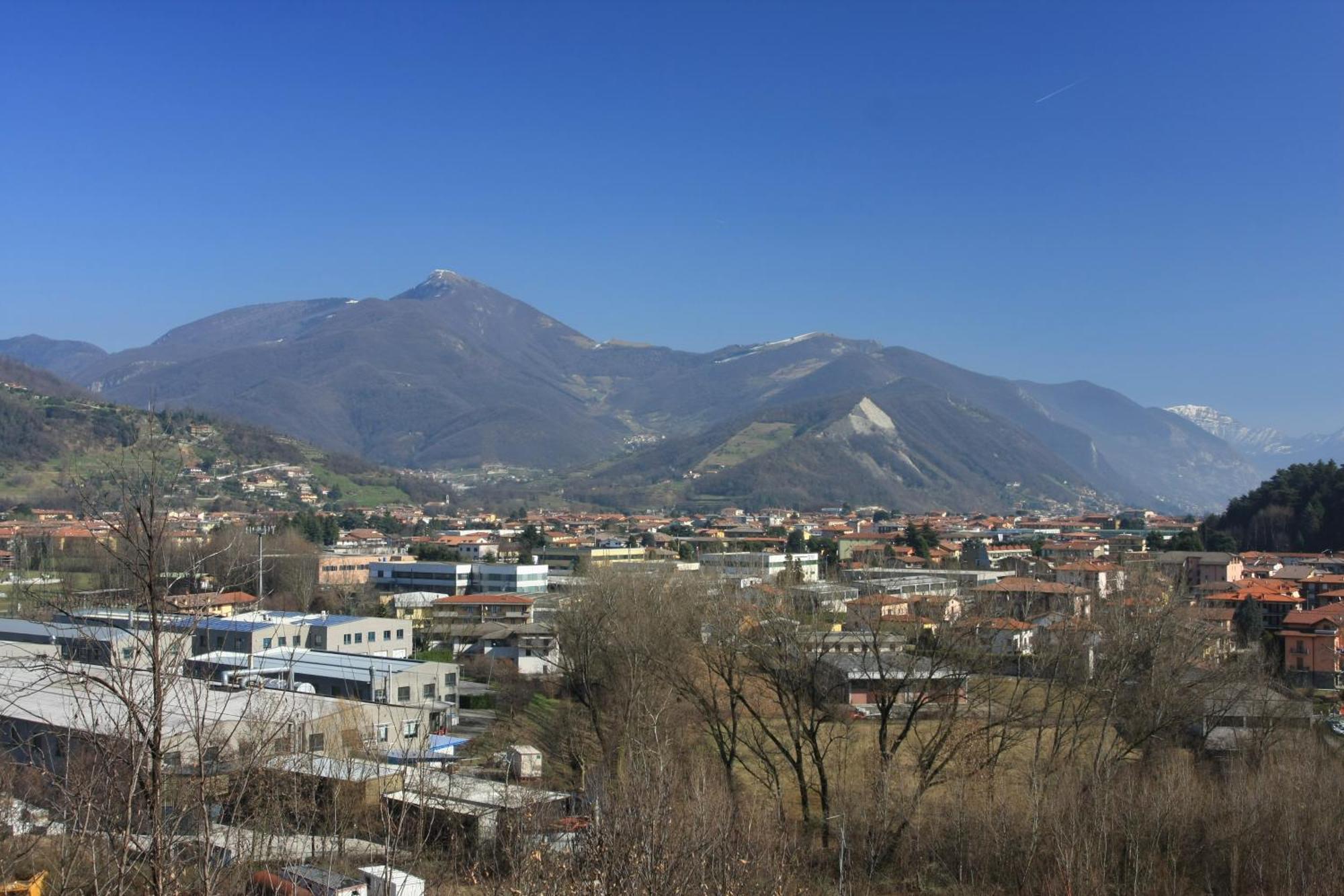 Mansarda Di Masha Apartment Villongo SantʼAlessandro Екстериор снимка
